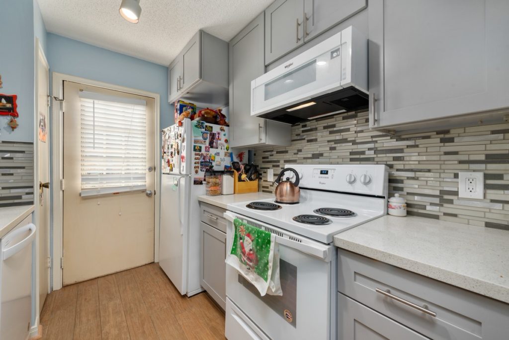 Sandy Springs Modern Kitchen Remodeling - Houston TX